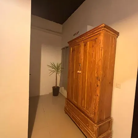 Sliema Bedroom With Ensuite Bathroom, Air-Conditioned And Spacious Top Rated Séjour chez l'habitant