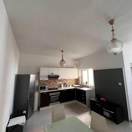 Séjour chez l'habitant Sliema Bedroom With Ensuite Bathroom, Air-Conditioned And Spacious Top Rated *