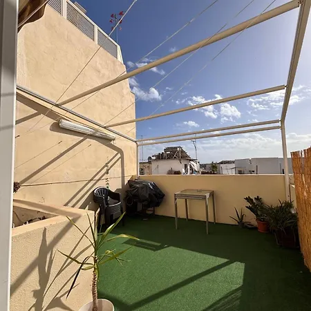 Sliema Bedroom With Ensuite Bathroom, Air-Conditioned And Spacious Top Rated