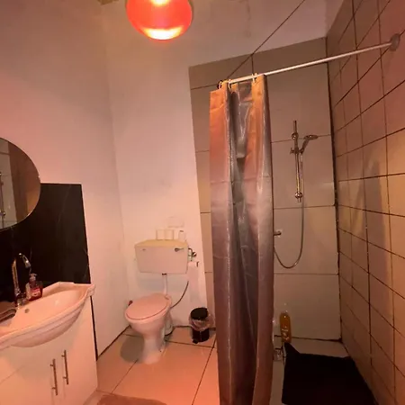 Sliema Bedroom With Ensuite Bathroom, Air-Conditioned And Spacious Top Rated * סליאמה