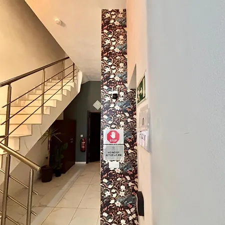 홈스테이 Bedroom With Ensuite Bathroom, Air-conditioned And Spacious Rated 슬리에마